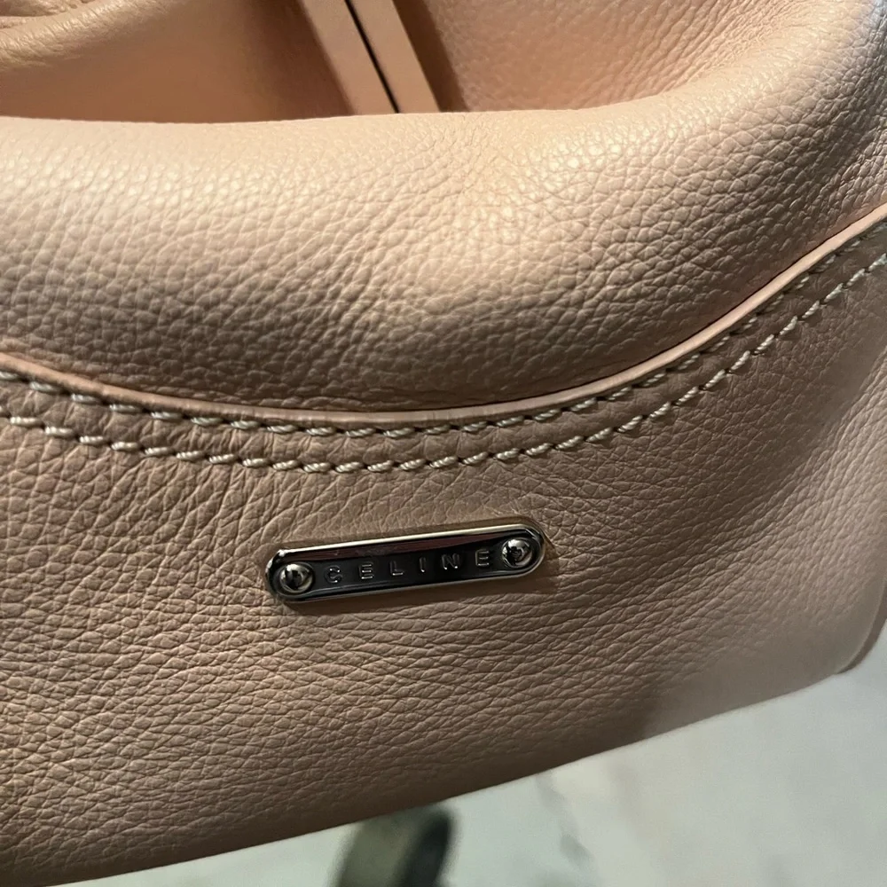 Rare Celine leather handbag with kiss-lock. Hard to find .with a COA & dustbag - Picture 8 of 13